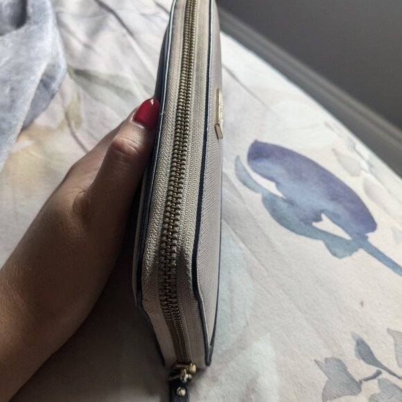 Kate Spade Wallet - Picture 4 of 5